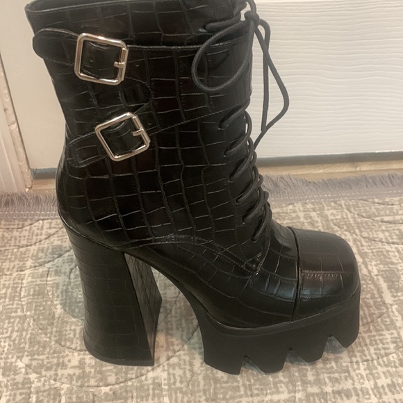 Stompers. - Picture 4 of 6